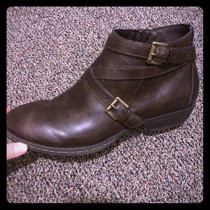 Boc/Born brown boots. New 8.5m